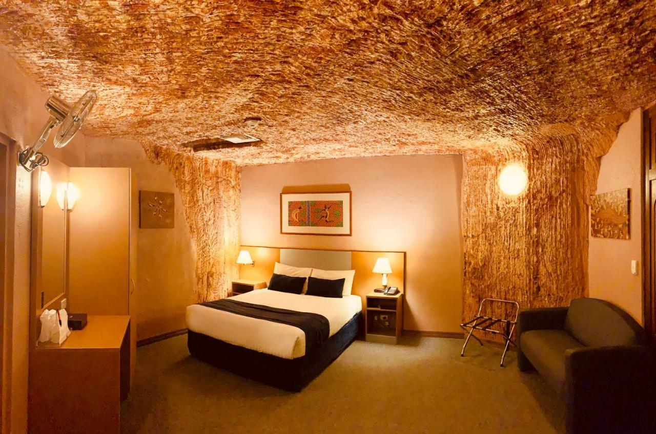 Desert Cave Hotel Coober Pedy Exteriör bild