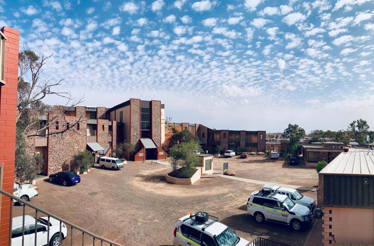 Desert Cave Hotel Coober Pedy Exteriör bild